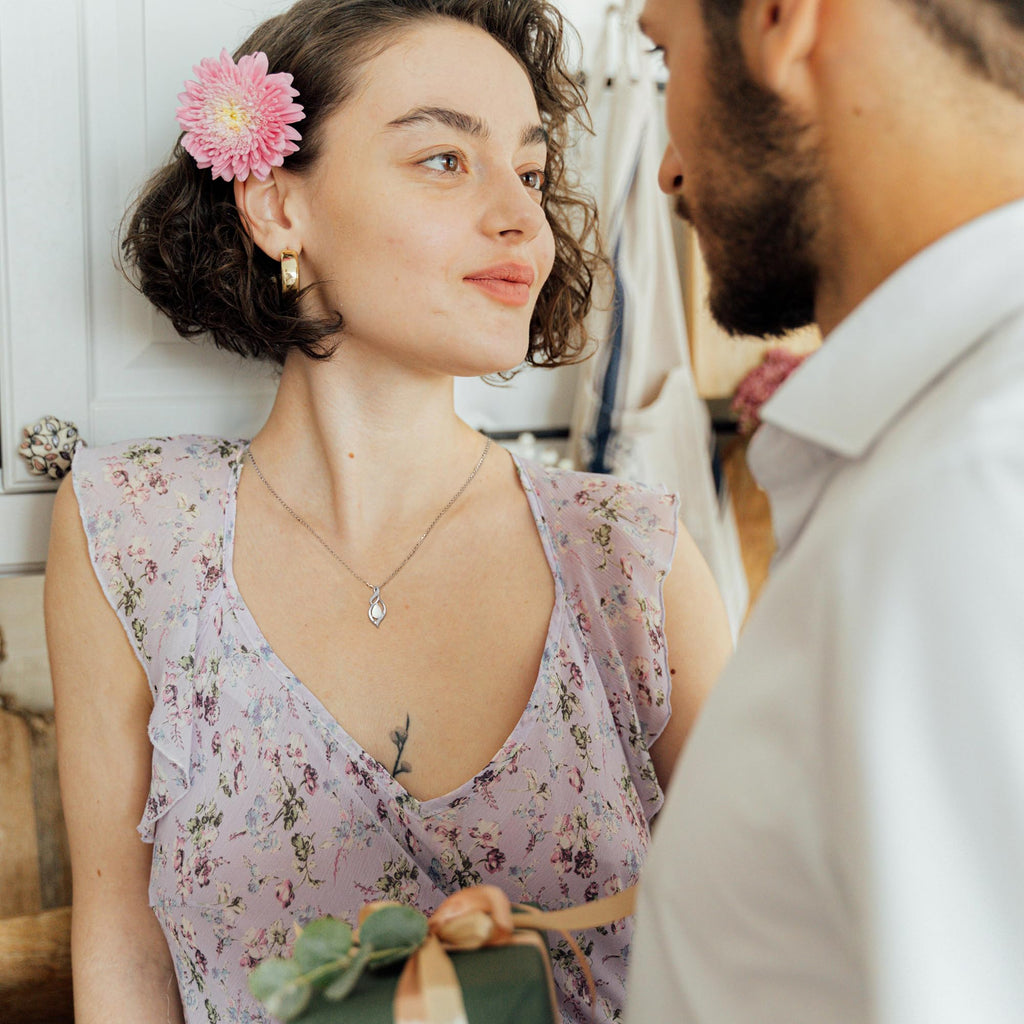 FANCIME 十月生辰石項鍊，女士蛋白石水滴形項鍊，純銀材質，無限愛心圖案，生日禮物，送給媽媽或女士，16英寸+2英寸