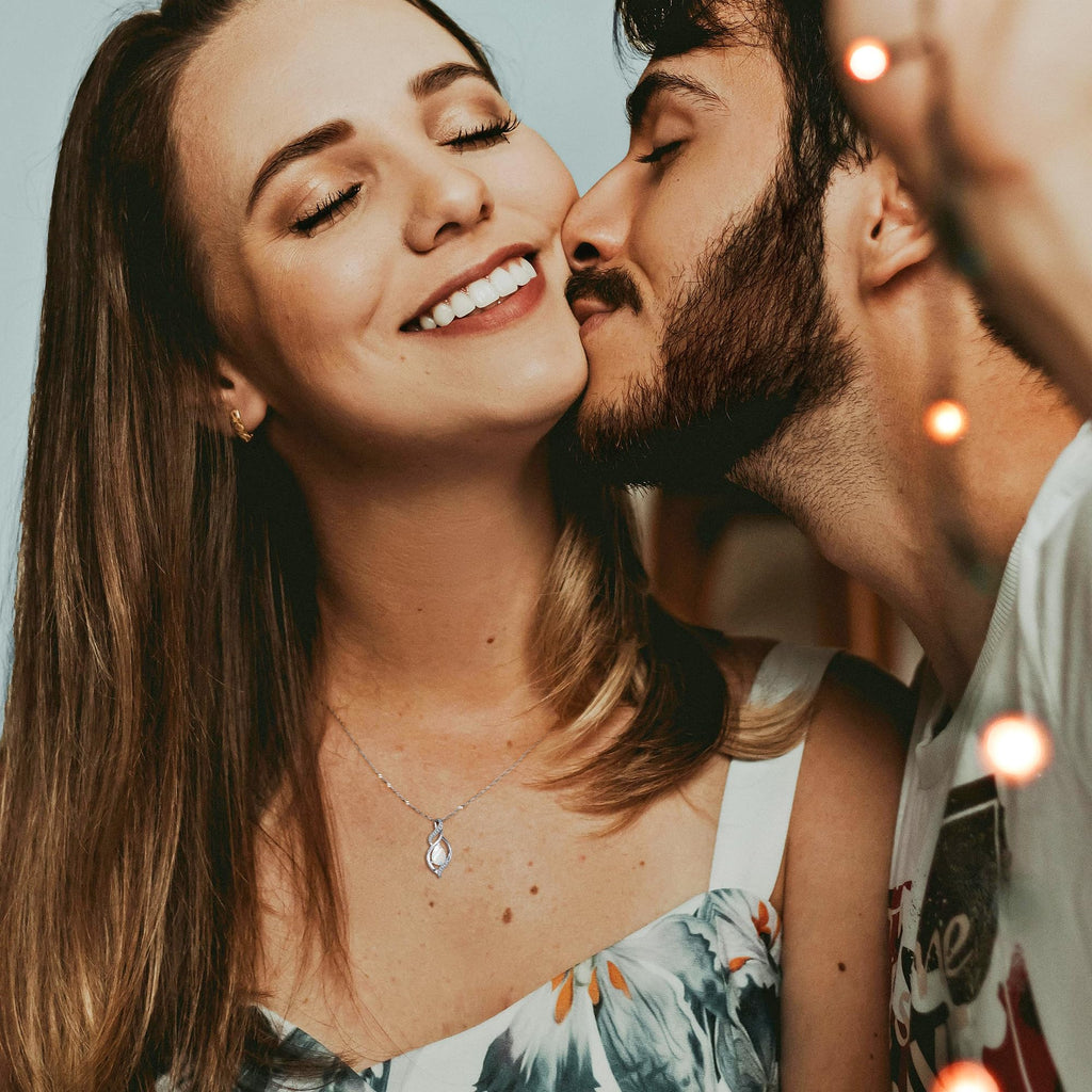 FANCIME 十月生辰石項鍊，女士蛋白石水滴形項鍊，純銀材質，無限愛心圖案，生日禮物，送給媽媽或女士，16英寸+2英寸